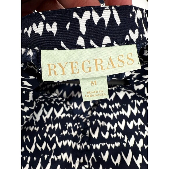 Ryegrass Navy White Geometric Design V Neck Blouse Size Medium Easy Wear EUC - Picture 9 of 11